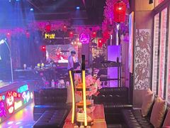 -喜鹊音乐酒馆(西街店)
