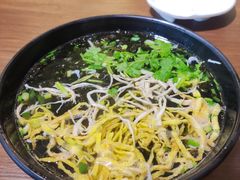 上海小馄饨-玖鲜小笼(中山广场店)