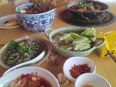 -大众跷脚牛肉馆·非遗传承单位(峨眉山店)