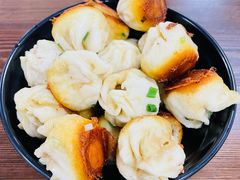 特色葱煎包-赵宝美煎包店
