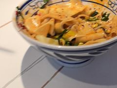 -阿瓦山寨·湘菜现炒·剁椒鱼头王(咸阳总店)