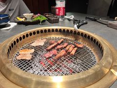 -铭牛烧肉·和牛海鲜自助(高新月牙湖店)