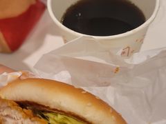 -麦当劳(上海虹桥站30B检票口楼上)