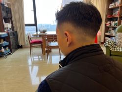 -15C7 男士理发馆 烫染专业店