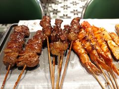 -何妹湿辣牛肉·粤式烧烤砂煲(桂雅路店)