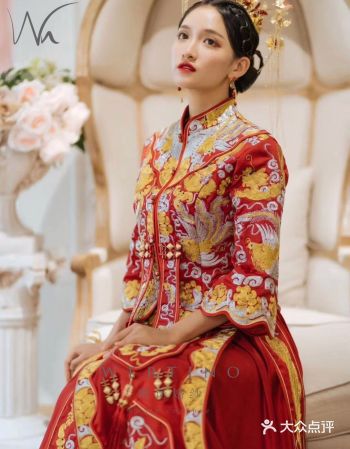 婚礼季不如选一件龙凤褂作嫁衣吧!