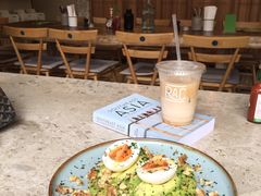 牛油果煮蛋吐司-RAC BAR(安福路店)