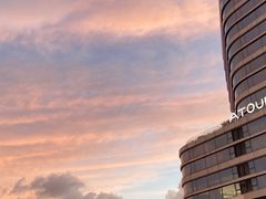 -上海虹桥中心爱琴海亚朵S酒店