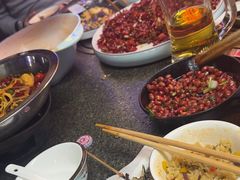 -路边边地标烧烤·川菜·小龙虾·音乐酒馆(良乡长虹店)