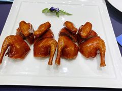 招牌脆皮乳鸽-百盛·鼎膳(中海财富中心)