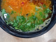 -正宗十三中水晶蛙鱼油泼面(欧洲商城店)