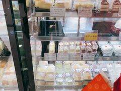 -红宝石·鲜奶小方·海派西点房(莘庄龙之梦店)