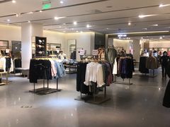 -URBAN REVIVO(济南领秀城贵和购物中心店)