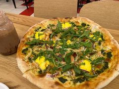 烤鸡奶酪蔬菜披萨-城市大道红炉披萨烘焙坊