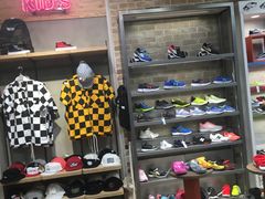 -ABC MART(心斎橋店)