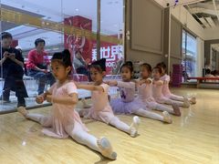 -炫艺舞蹈培训中心(枫尚奥特莱斯店)