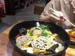 -万记麻辣烫国展总店