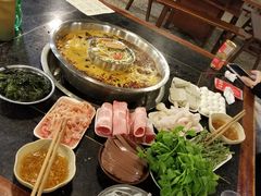 -邓莽子老火锅(中兴路总店)
