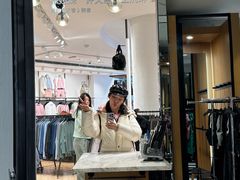 -lululemon(上海浦东IFC店)