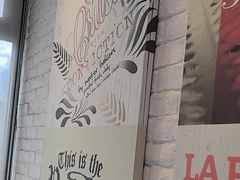 -必胜客(宝杨路宅急送店)