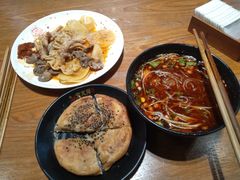 钵钵鸡-青石桥老瓦房肥肠粉总店(青石桥总店)