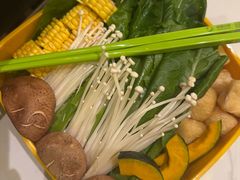 -润园四季椰子鸡火锅(卓越INTOWN店)