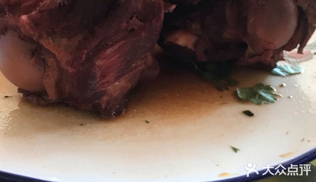 有日子没吃东北菜了，和几个朋友来这里热闹热闹