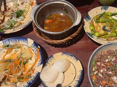 -Cuc Gach Quan Restaurant