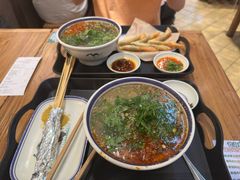 -云阿蛮云南生烫牛肉米线(奉贤路店)