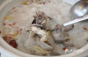 Pepper Chestnut Pig's Trotter Chicken Stew