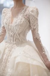 点击看大图 -Renee芮亦婚纱