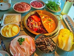 -小天鹅火锅·一线江景洪鼎旗舰店(洪崖洞店)
