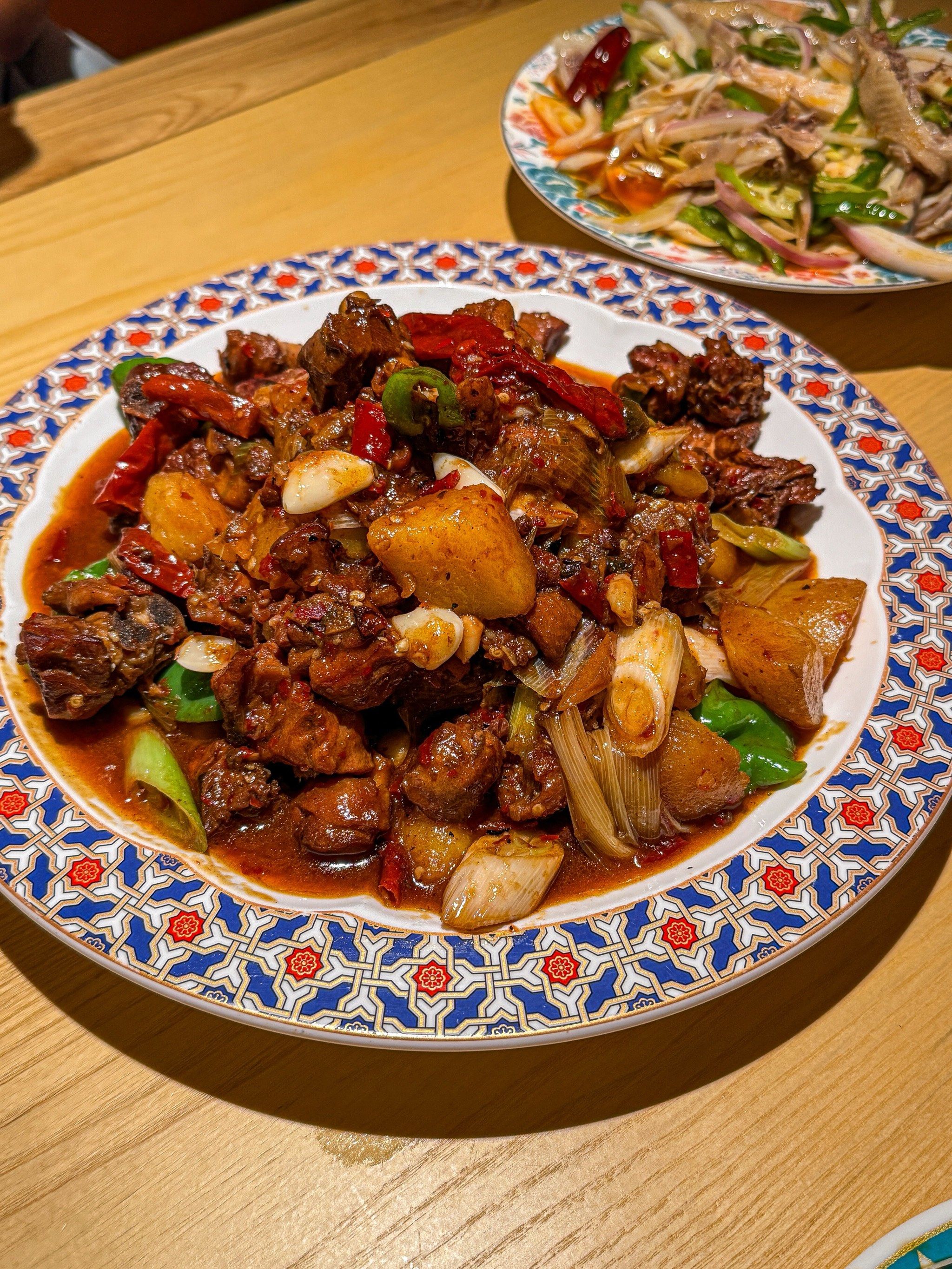 新疆美食:从小吃到大的大盘鸡,异域风情