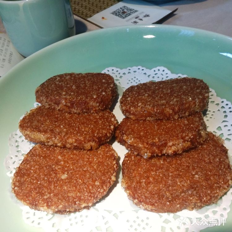 黔香阁坐落在96广场3楼，顾名思义就是贵州菜，贵州菜重口味偏