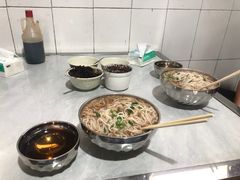 -正宗杨记普洱酸醋米线(总店)