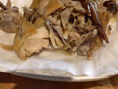-头上红煨盐鸡·非遗院子餐厅