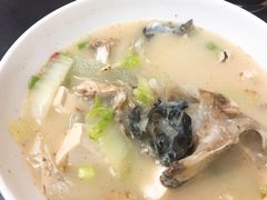 鱼头豆腐汤-阳江河堤老牌曾记美食