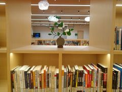 -漕河泾街道图书馆(漕河泾社区文化活动中心店)