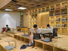 -漕河泾街道图书馆(漕河泾社区文化活动中心店)