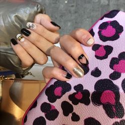 -手牵手美甲