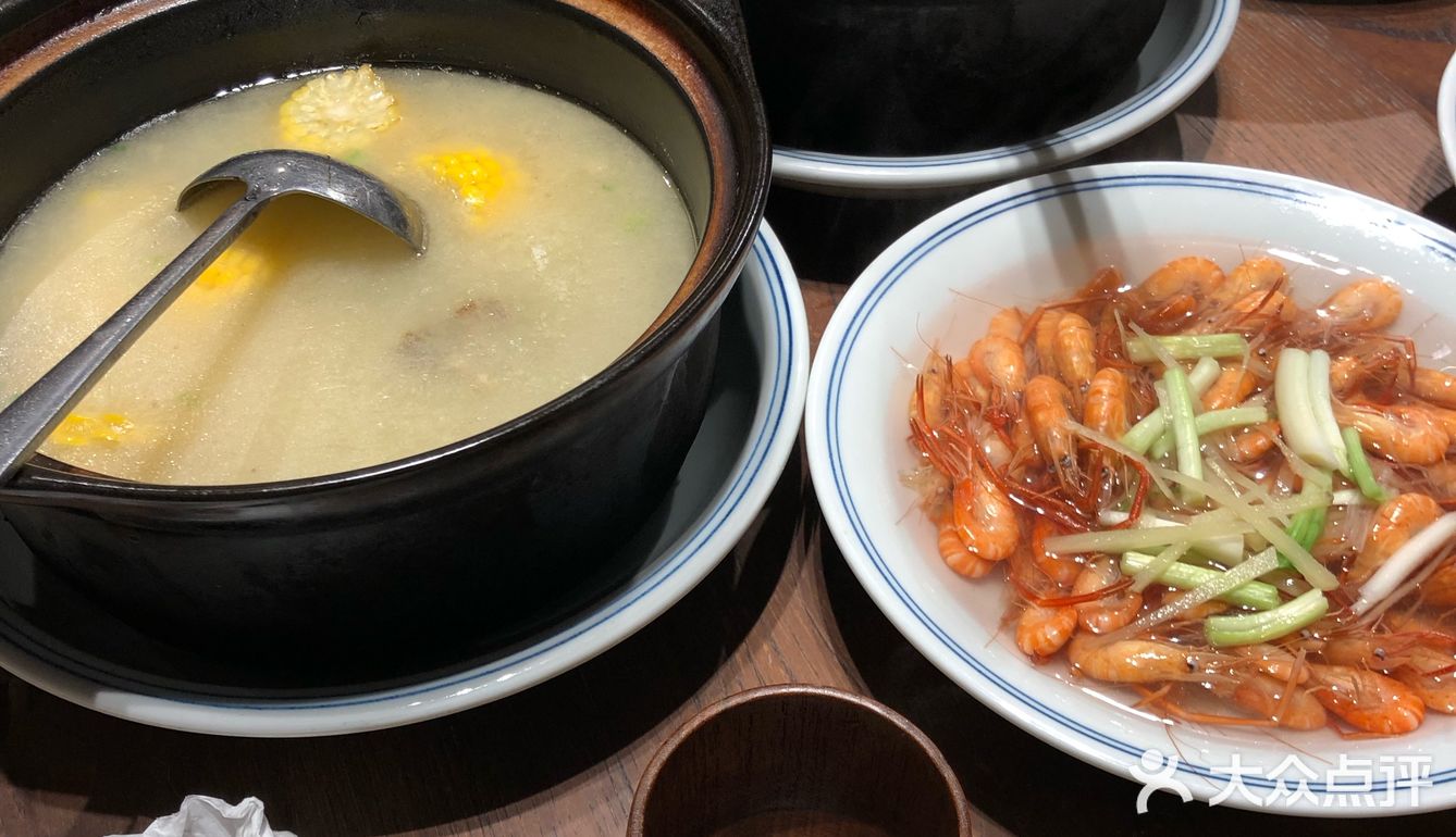 12.30晚，住凤凰谷，晚上在土菜馆吃，辛亏去的早