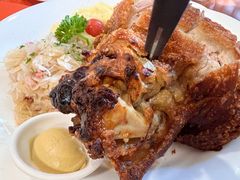 德式烤猪肘配酸菜土豆泥-申德勒加油站西餐厅(日坛路总店)