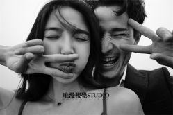 俏皮可爱-巴黎婚纱摄影工作室