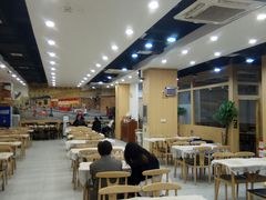 -江城燕子大排档(江汉路步行街店)