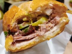 -Bánh Mì Huynh Hoa