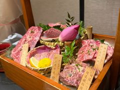 -山川小町·极番烧肉(新地假日广场店)