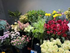 -何兮花店·气球派对鲜花店(马桥银春路万科城店)
