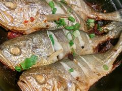 砂锅焗黄花鱼-星光小把串·海鲜烧烤(西安路店)