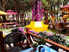 -月亮眼花园餐厅书吧酒吧