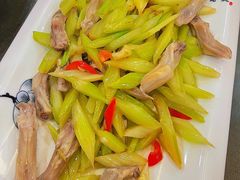 西芹炒鸭舌-广迎居老正兴菜馆